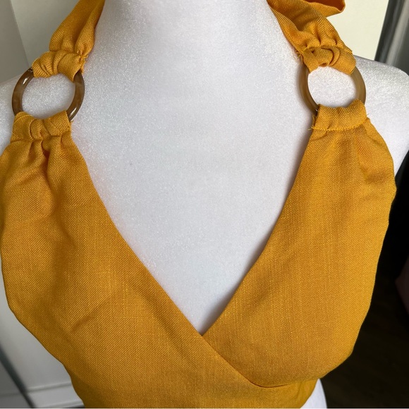 NWT. Moon River cropped halter top. Size S - Picture 5 of 5